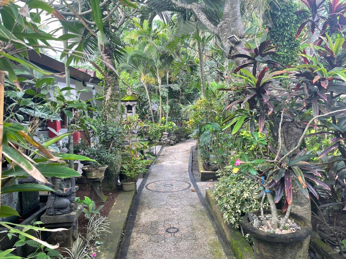 Catra Homestay Beach Apartments Candidasa Exterior foto
