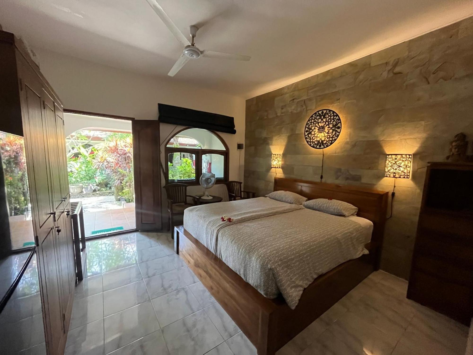Catra Homestay Beach Apartments Candidasa Exterior foto